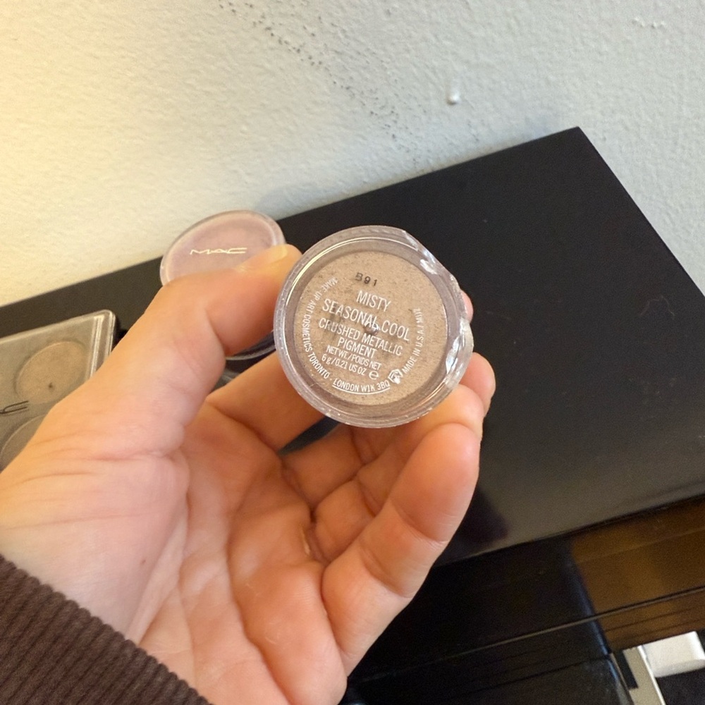 MAC Cosmetics | RARE Quad Eyeshadow Palette & Crushed Metallic Pigment Powders - Picture 8 of 11
